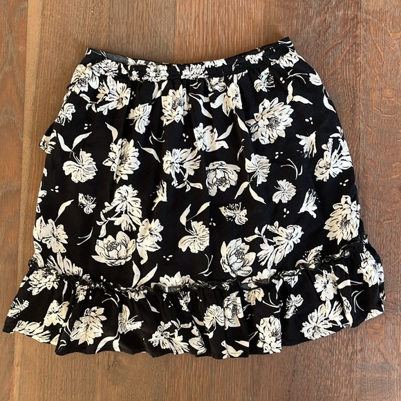 Free People Boho Garden Girl Ruffle Mini Skirt Black White Floral Feminine - Picture 7 of 10